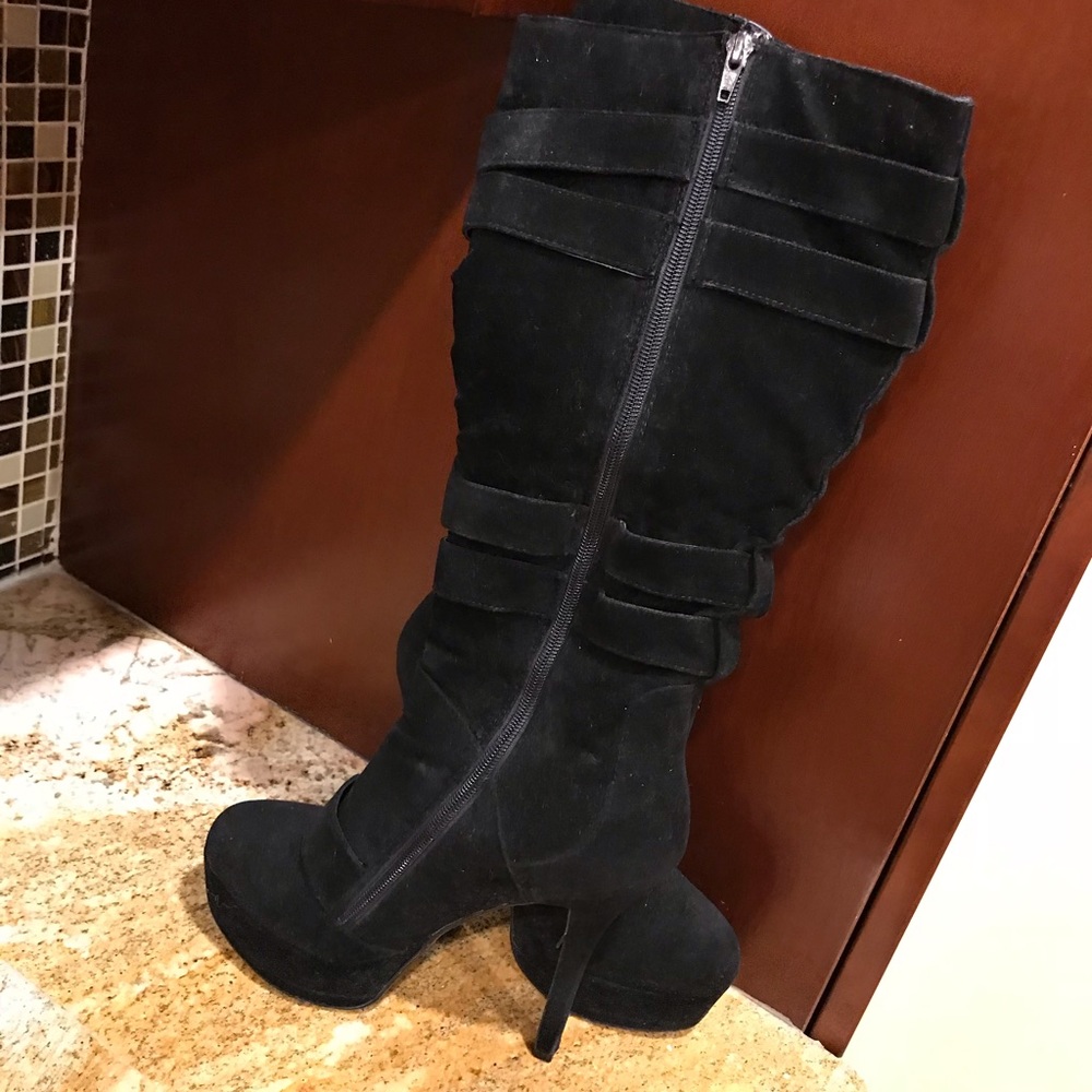 Belted & Chain Stiletto Suede Boot 👢 - Picture 5 of 8